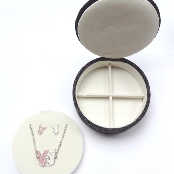 Playboy Jewelry Set Necklace Earrings Bunny Kiss Kissing Bunnies Authentic NWT - Picture 5 of 13